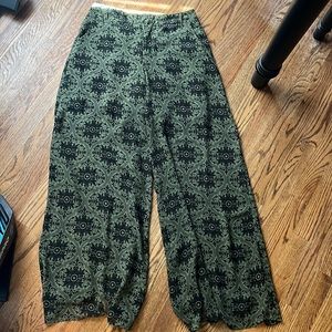 Blu pepper Flowy Pants Size M